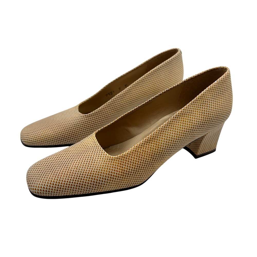 Enzo Angiolini Womens 9 Heels Pumps Dress Shoes Beige Square Toe Classic Spain